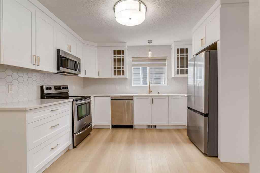 MLS® A2246579 - 204 Hawkhill Way NW in Hawkwood Calgary, Residential