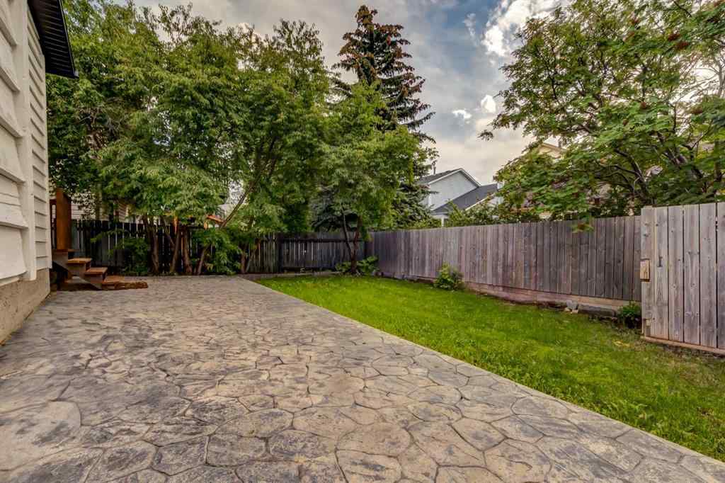 MLS® A2246579 - 204 Hawkhill Way NW in Hawkwood Calgary, Residential