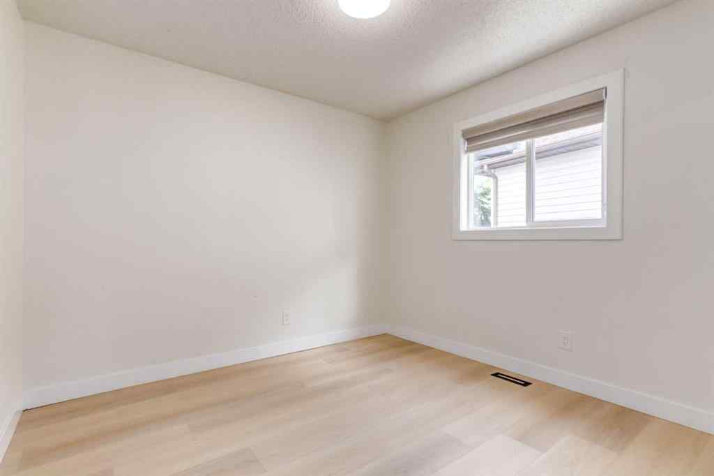 MLS® A2246579 - 204 Hawkhill Way NW in Hawkwood Calgary, Residential