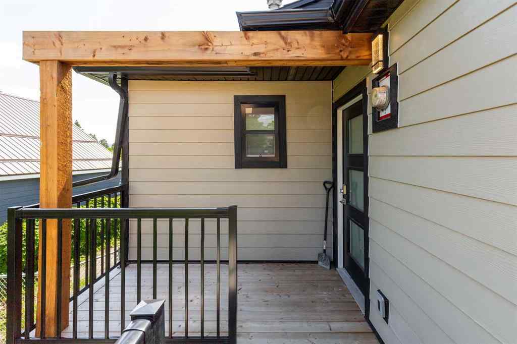 MLS® A2246584 - 2522 211 Street  in NONE Bellevue, Residential