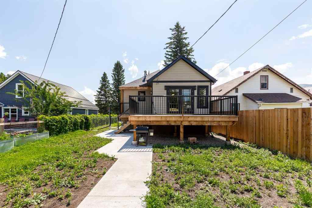 MLS® A2246584 - 2522 211 Street  in NONE Bellevue, Residential