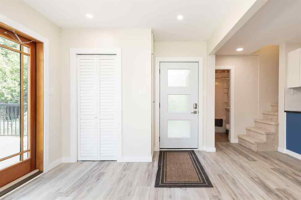 MLS® A2246584 - 2522 211 Street  in NONE Bellevue, Residential