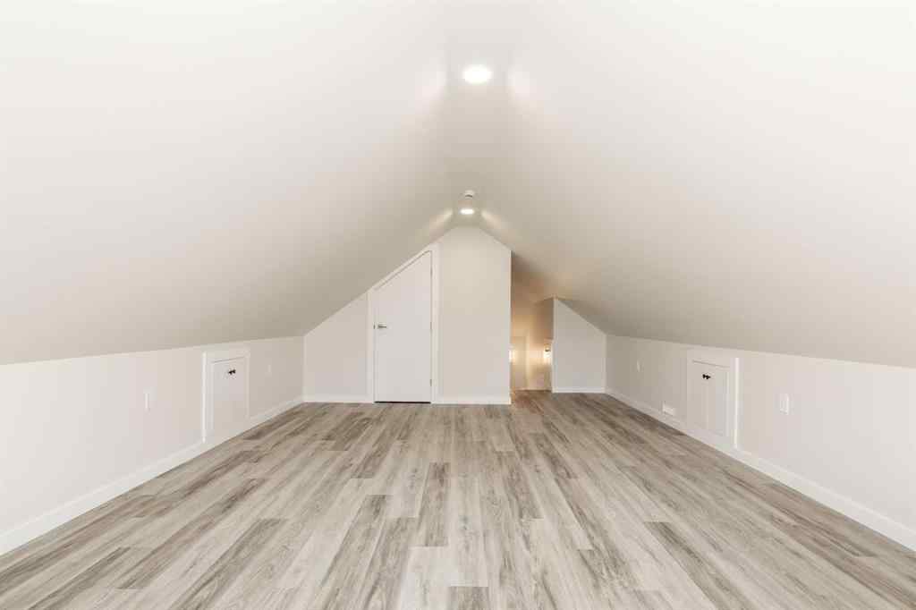 MLS® A2246584 - 2522 211 Street  in NONE Bellevue, Residential