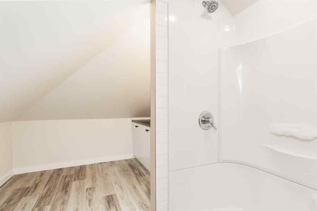 MLS® A2246584 - 2522 211 Street  in NONE Bellevue, Residential