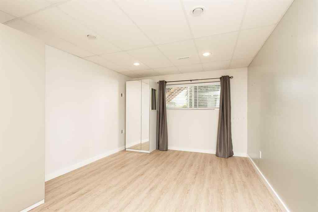 MLS® A2246584 - 2522 211 Street  in NONE Bellevue, Residential