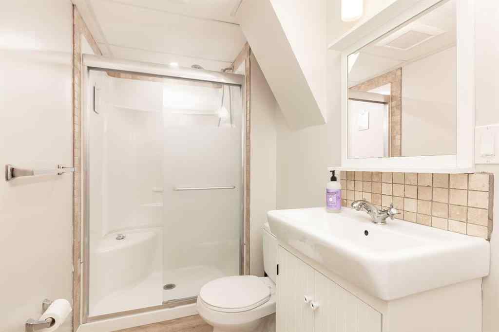 MLS® A2246584 - 2522 211 Street  in NONE Bellevue, Residential