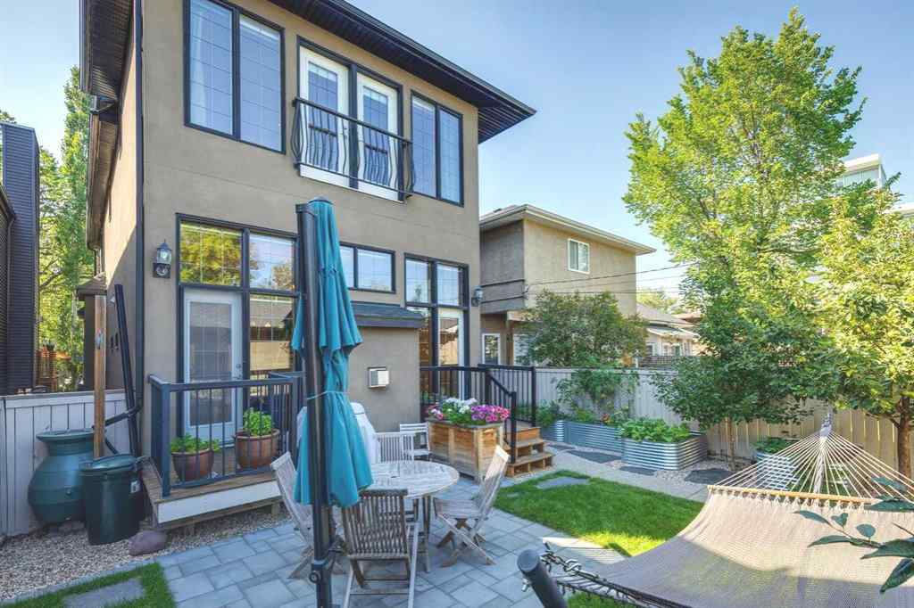 MLS® A2246604 - 462 12 Street NW in Hillhurst Calgary, Residential