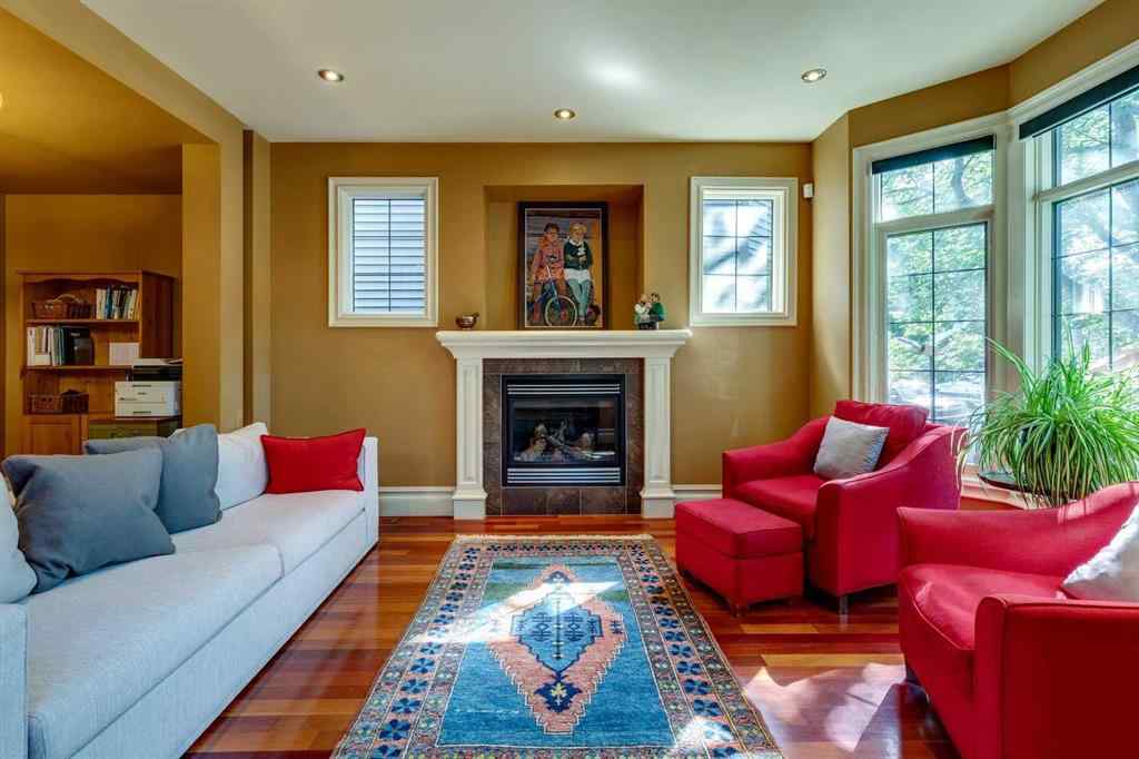 MLS® A2246604 - 462 12 Street NW in Hillhurst Calgary, Residential