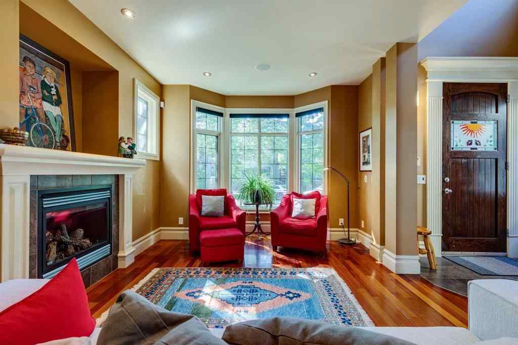 MLS® A2246604 - 462 12 Street NW in Hillhurst Calgary, Residential