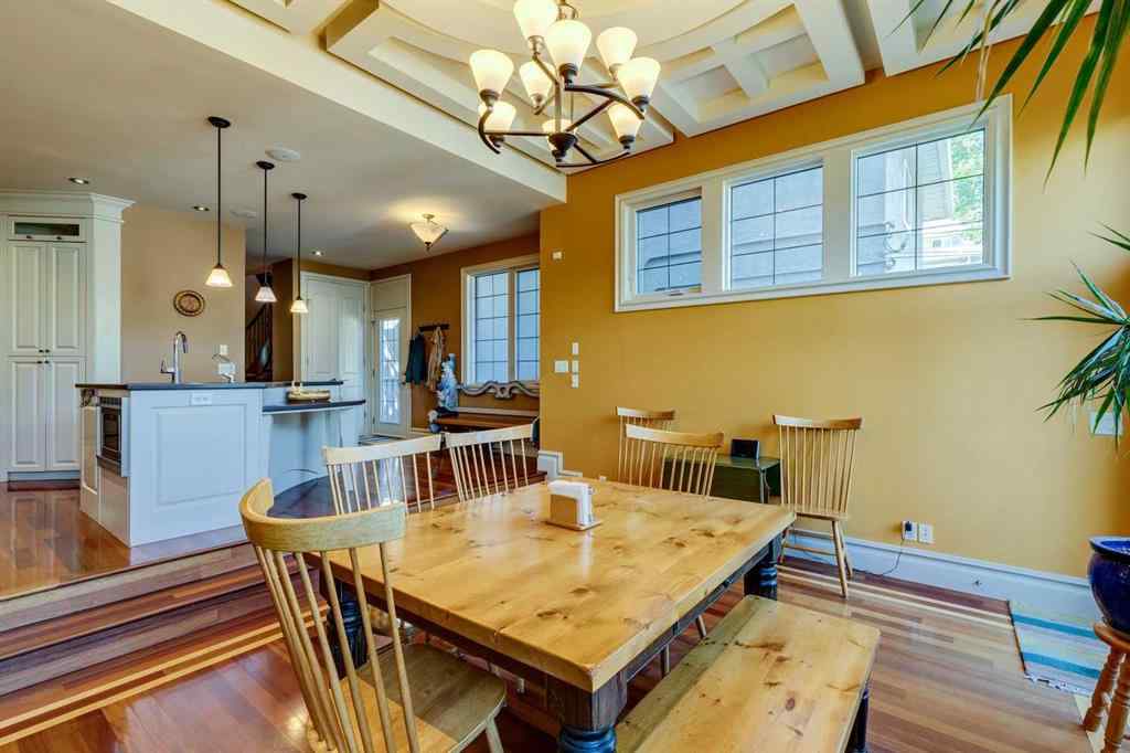 MLS® A2246604 - 462 12 Street NW in Hillhurst Calgary, Residential