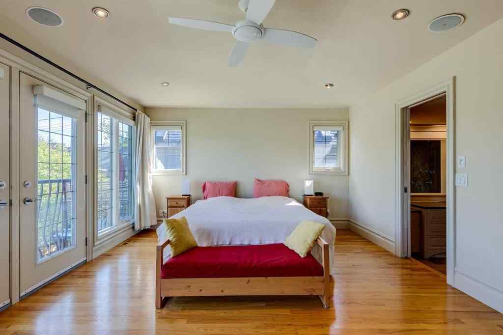 MLS® A2246604 - 462 12 Street NW in Hillhurst Calgary, Residential