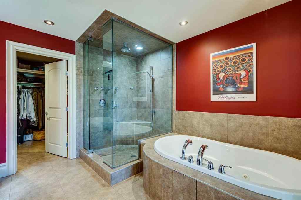 MLS® A2246604 - 462 12 Street NW in Hillhurst Calgary, Residential