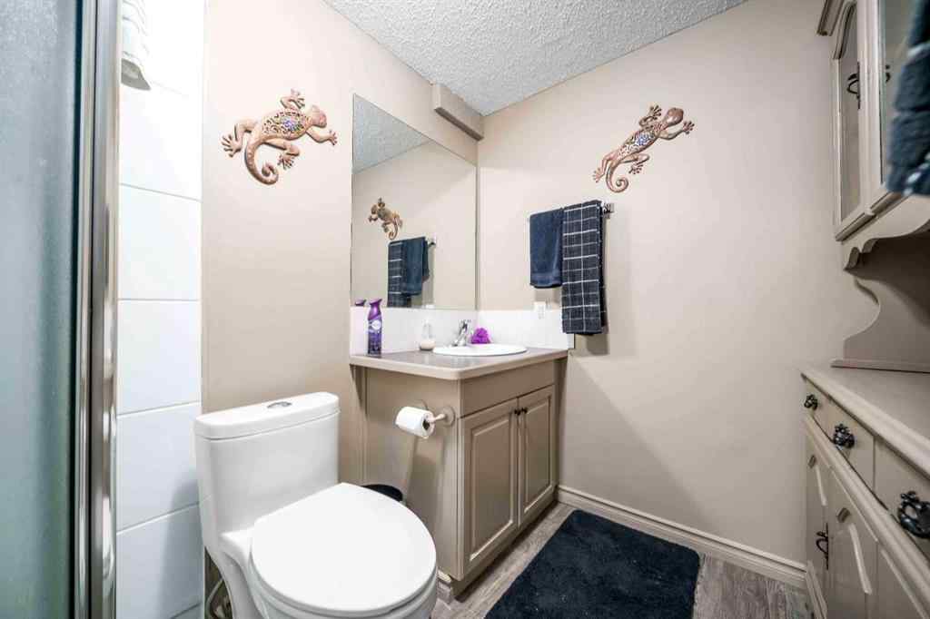 MLS® A2246608 - 40 Storrs Crescent SE in SE Southridge Medicine Hat, Residential