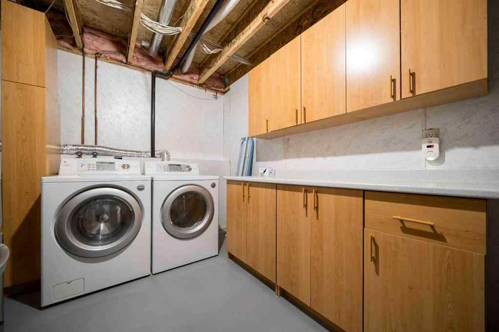 MLS® A2246608 - 40 Storrs Crescent SE in SE Southridge Medicine Hat, Residential