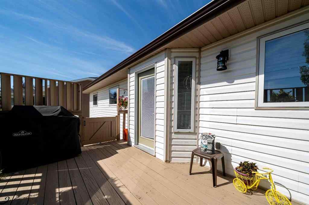 MLS® A2246608 - 40 Storrs Crescent SE in SE Southridge Medicine Hat, Residential