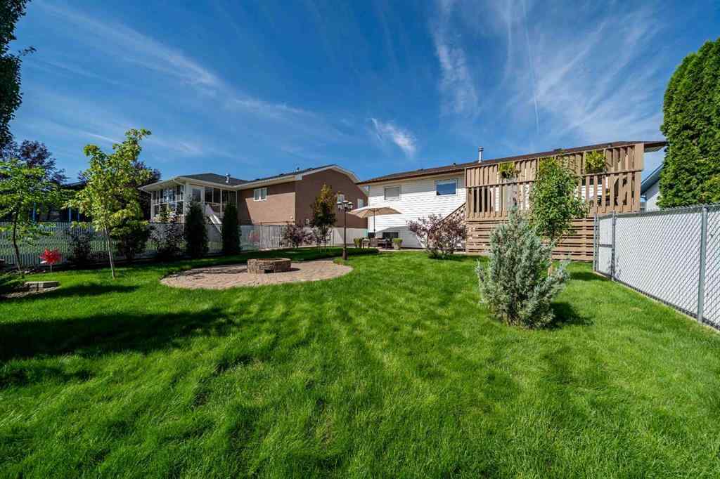 MLS® A2246608 - 40 Storrs Crescent SE in SE Southridge Medicine Hat, Residential
