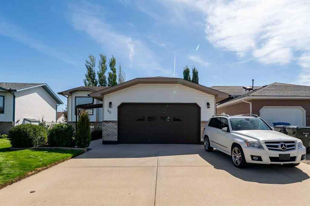 MLS® A2246608 - 40 Storrs Crescent SE in SE Southridge Medicine Hat, Residential
