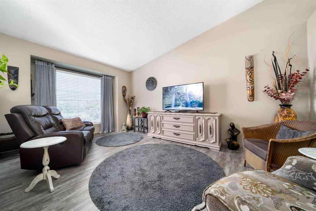 MLS® A2246608 - 40 Storrs Crescent SE in SE Southridge Medicine Hat, Residential