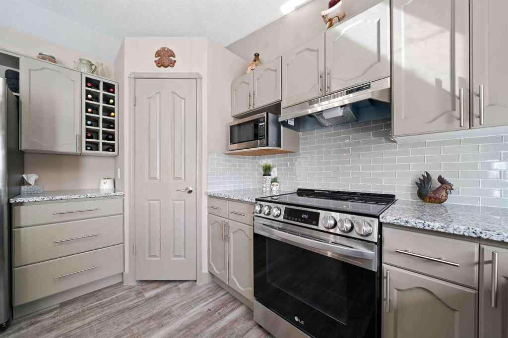 MLS® A2246608 - 40 Storrs Crescent SE in SE Southridge Medicine Hat, Residential