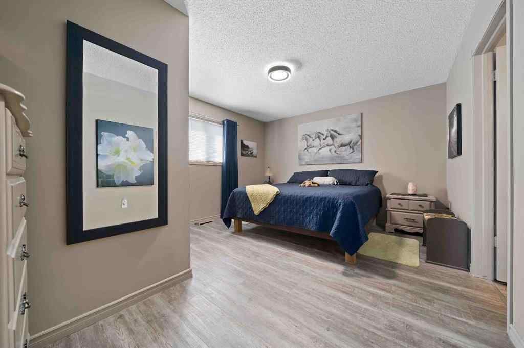 MLS® A2246608 - 40 Storrs Crescent SE in SE Southridge Medicine Hat, Residential