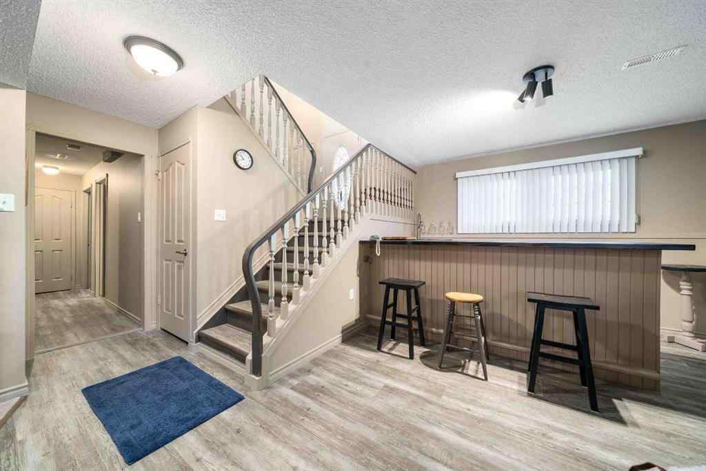 MLS® A2246608 - 40 Storrs Crescent SE in SE Southridge Medicine Hat, Residential