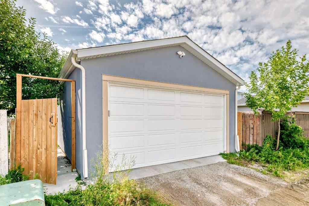 MLS® A2246621 - 7 Martinview Crescent  in Martindale Calgary, Residential