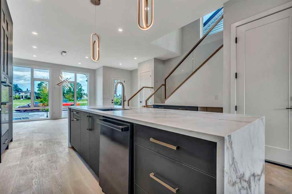 MLS® A2246627 - 2032 29 Street SW in Killarney/Glengarry Calgary, Residential