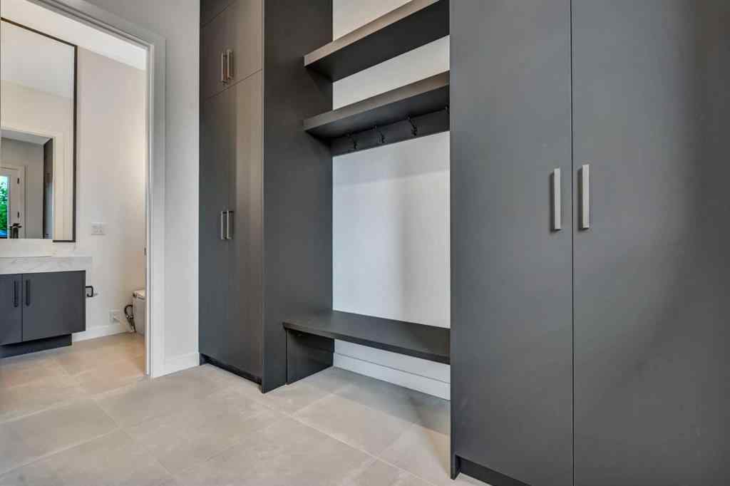 MLS® A2246627 - 2032 29 Street SW in Killarney/Glengarry Calgary, Residential