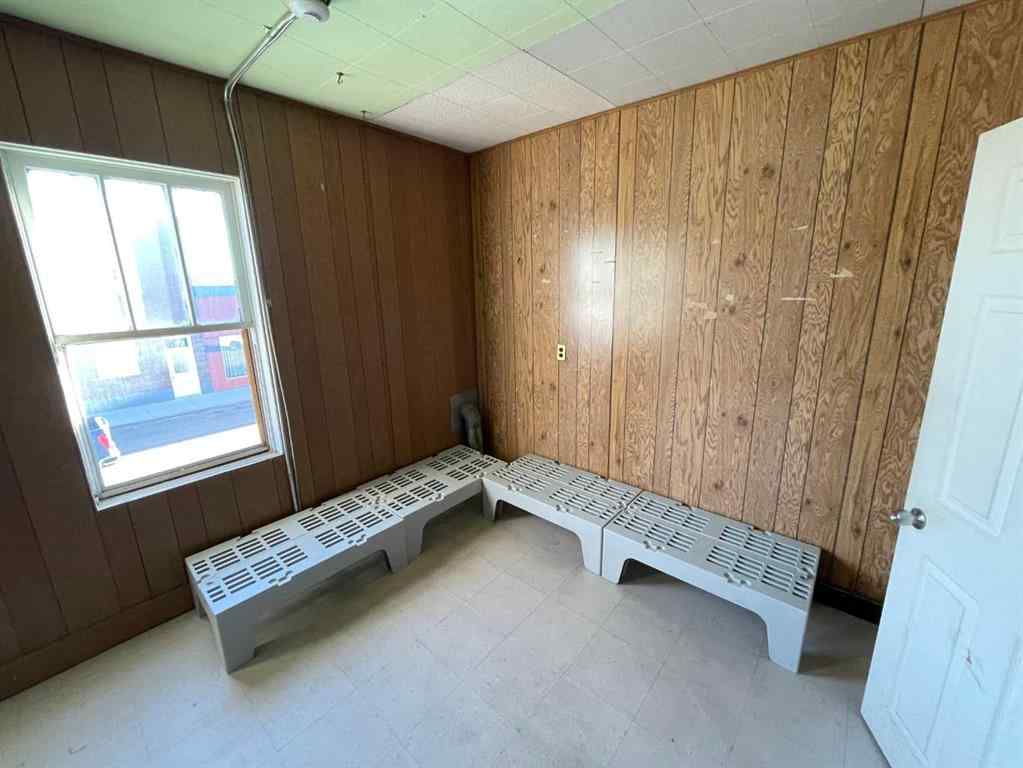 MLS® A2246629 - 131 2 Street W in Central Brooks, Commercial