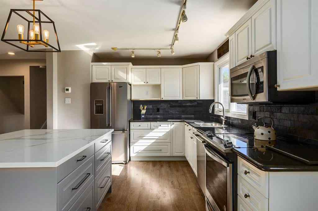 MLS® A2246633 - 1816 Glasgow Drive SW in Glendale Calgary, Residential