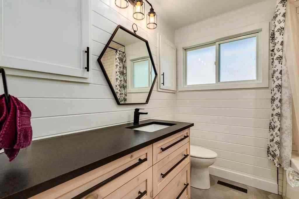 MLS® A2246633 - 1816 Glasgow Drive SW in Glendale Calgary, Residential
