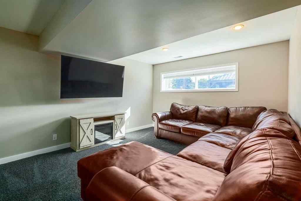 MLS® A2246633 - 1816 Glasgow Drive SW in Glendale Calgary, Residential