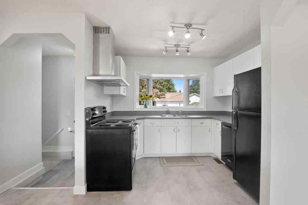 MLS® A2246637 - 4912 43 Street  in Central Innisfail Innisfail, Residential