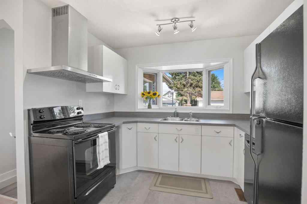 MLS® A2246637 - 4912 43 Street  in Central Innisfail Innisfail, Residential
