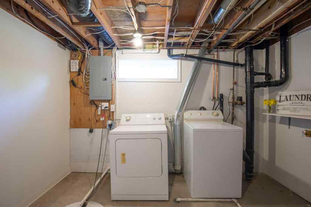 MLS® A2246637 - 4912 43 Street  in Central Innisfail Innisfail, Residential