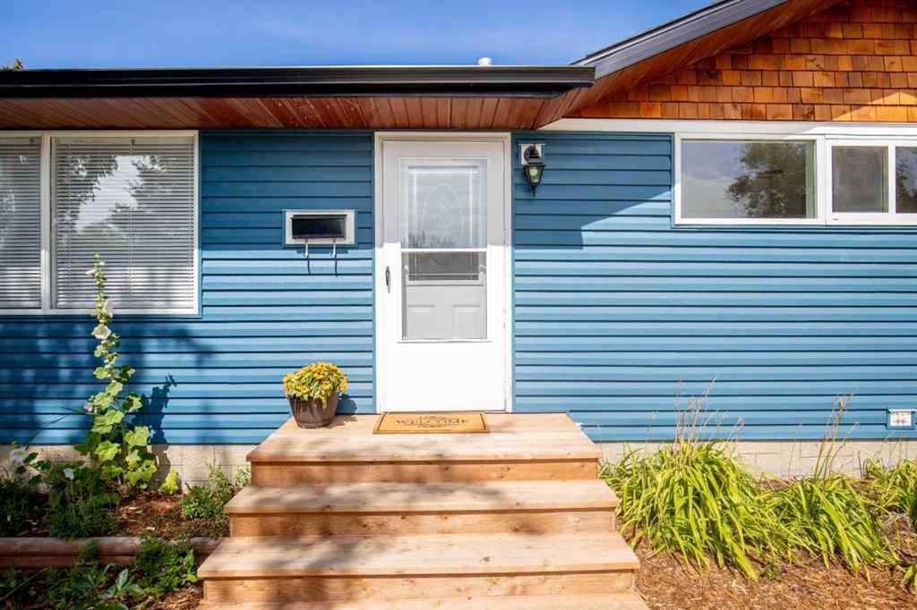 MLS® A2246637 - 4912 43 Street  in Central Innisfail Innisfail, Residential