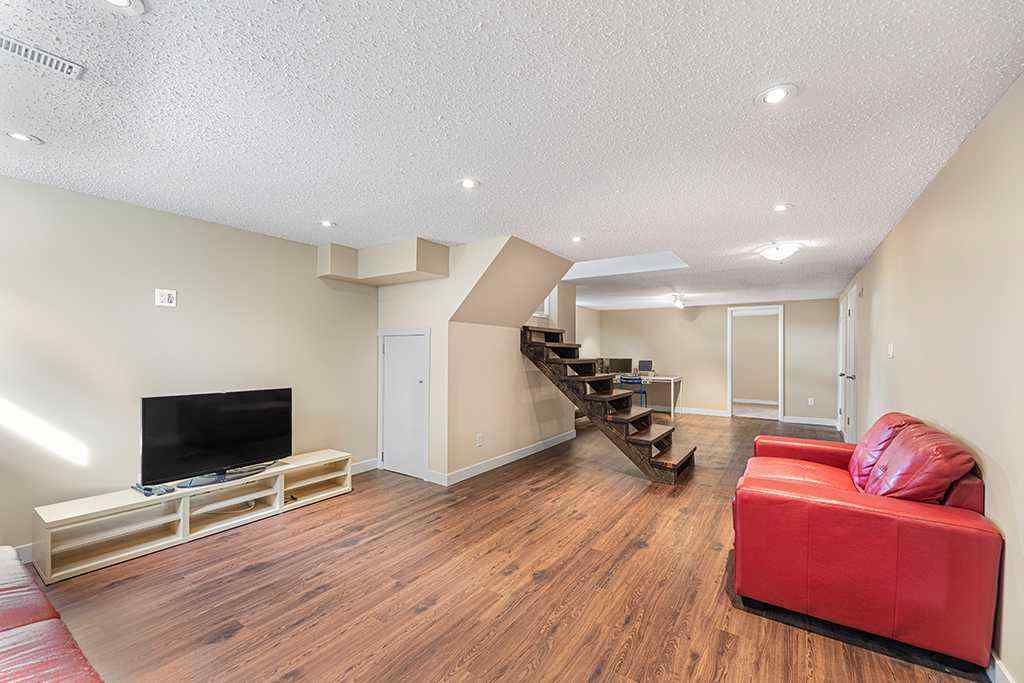 MLS® A2246638 - 16 Roseview Drive NW in Rosemont Calgary, Residential
