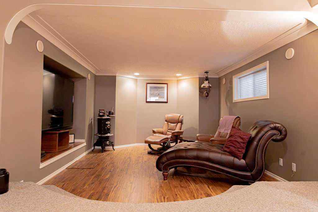 MLS® A2246639 - 1926 8 Avenue  in NONE Wainwright, Residential