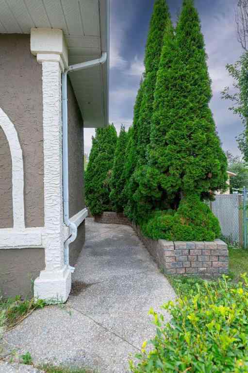 MLS® A2246639 - 1926 8 Avenue  in NONE Wainwright, Residential