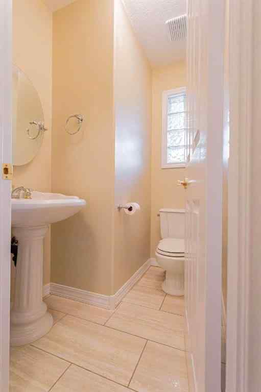 MLS® A2246639 - 1926 8 Avenue  in NONE Wainwright, Residential