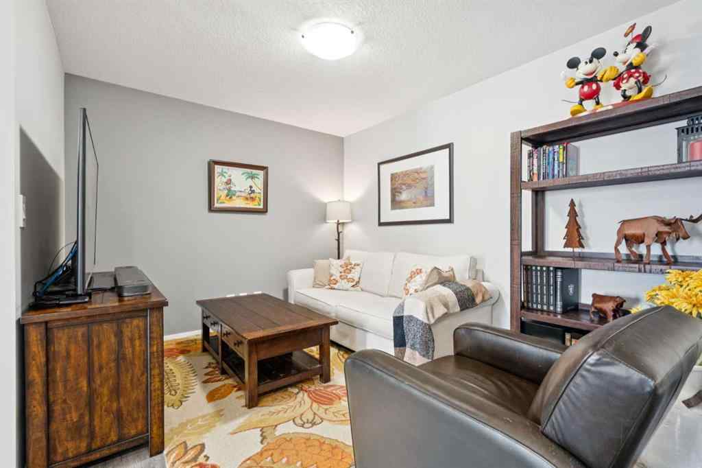 MLS® A2246671 - 125 Yorkville Avenue SW in Yorkville Calgary, Residential