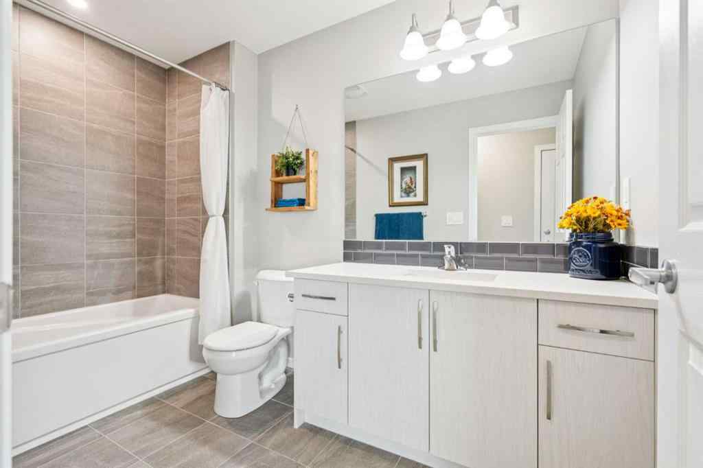 MLS® A2246671 - 125 Yorkville Avenue SW in Yorkville Calgary, Residential