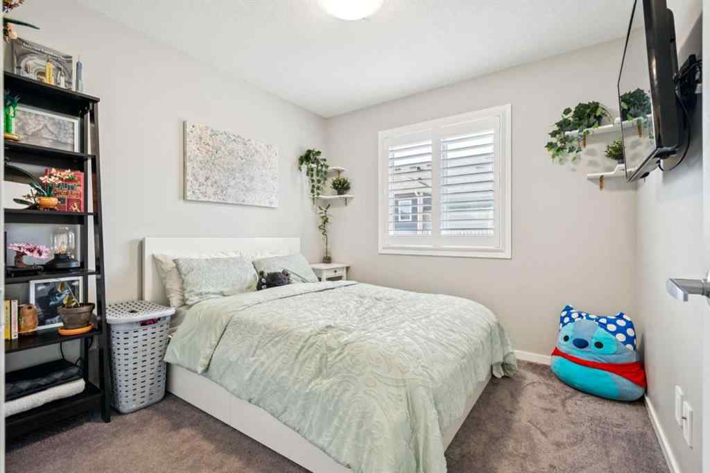 MLS® A2246671 - 125 Yorkville Avenue SW in Yorkville Calgary, Residential