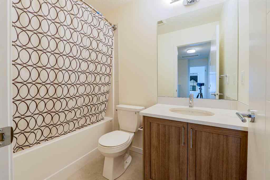 MLS® A2246674 - 763 South Point Heath SW in South Point Airdrie, Residential