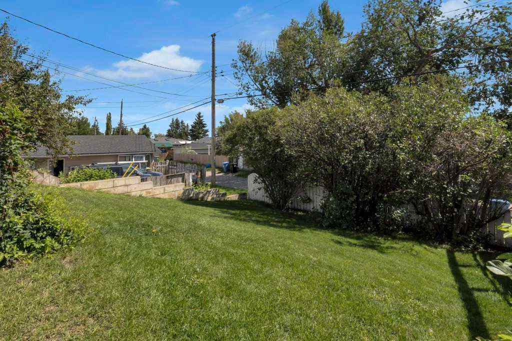 MLS® A2246690 - 4916 Norquay Drive NW in North Haven Calgary, Residential