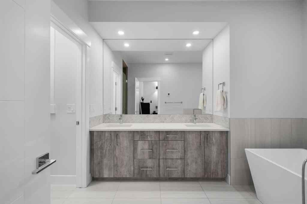 MLS® A2246701 - 2129 20 Avenue SW in Richmond Calgary, Residential