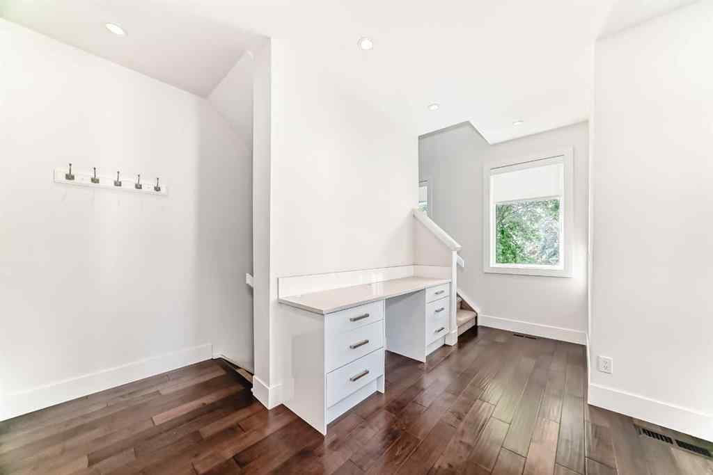 MLS® A2246712 - 1816 47 Street NW in Montgomery Calgary, Residential