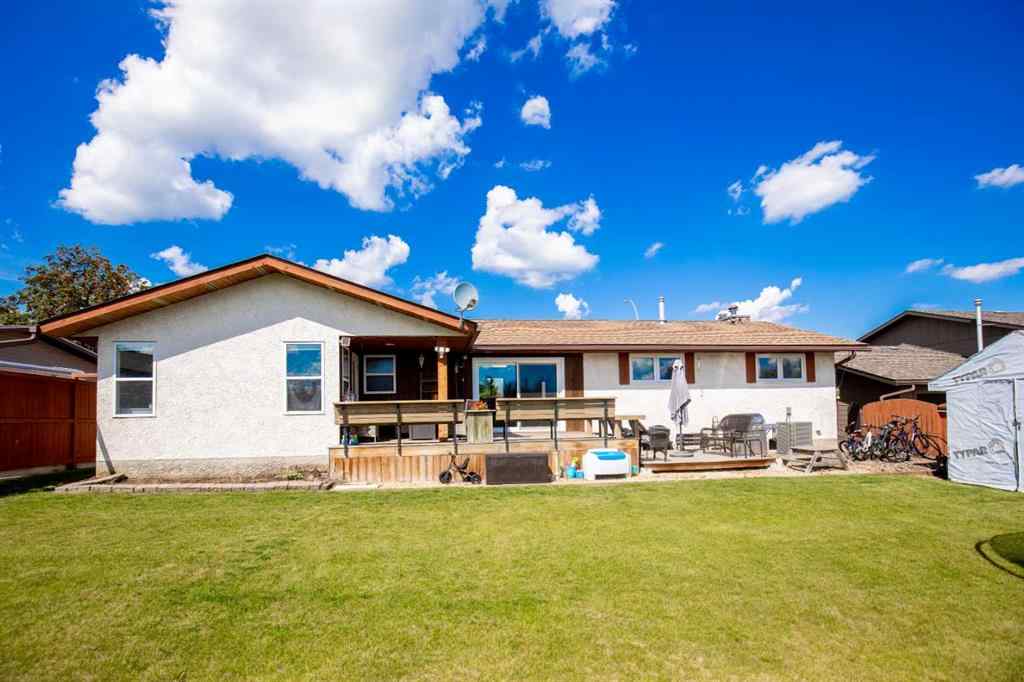 MLS® A2246714 - 5821 45 Avenue  in Downtown Lacombe Lacombe, Residential