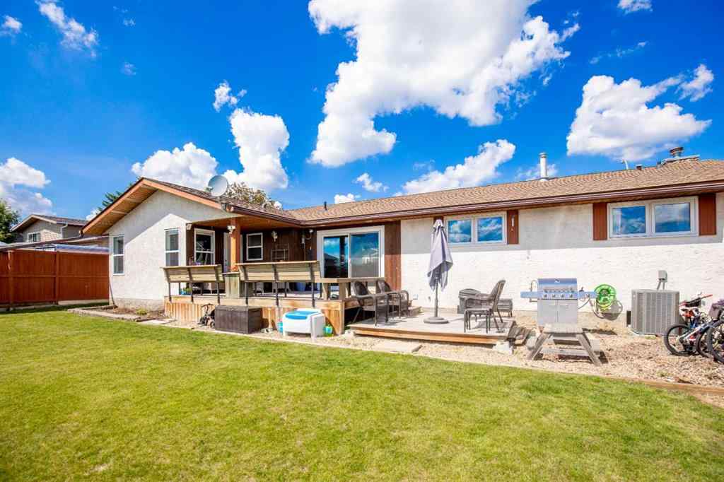 MLS® A2246714 - 5821 45 Avenue  in Downtown Lacombe Lacombe, Residential
