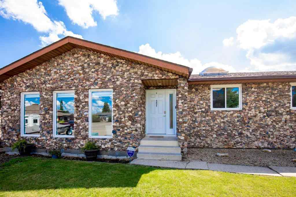 MLS® A2246714 - 5821 45 Avenue  in Downtown Lacombe Lacombe, Residential
